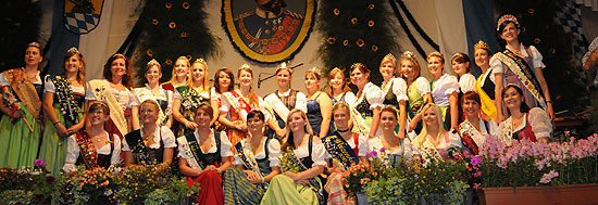 Rund 3 Dutzend bayerische Produktköniginnen kamen zur Krönung (Foto: Ingrid Grossmann)